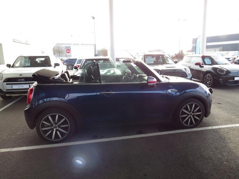 Used MINI Cabrio Cooper 136ch Red Hot Chili 2017 Deep Blue € 20170 in Troyes