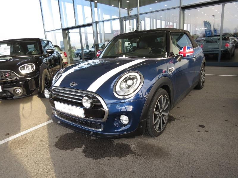 Used MINI Cabrio Cooper 136ch Red Hot Chili 2017 Deep Blue € 20170 in Troyes