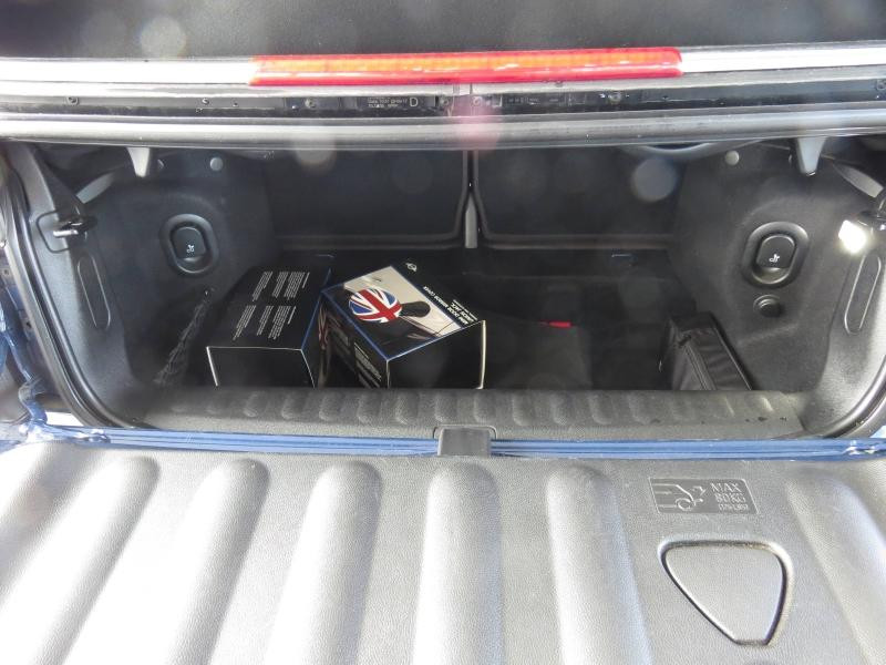 Used MINI Cabrio Cooper 136ch Red Hot Chili 2017 Deep Blue € 20170 in Troyes