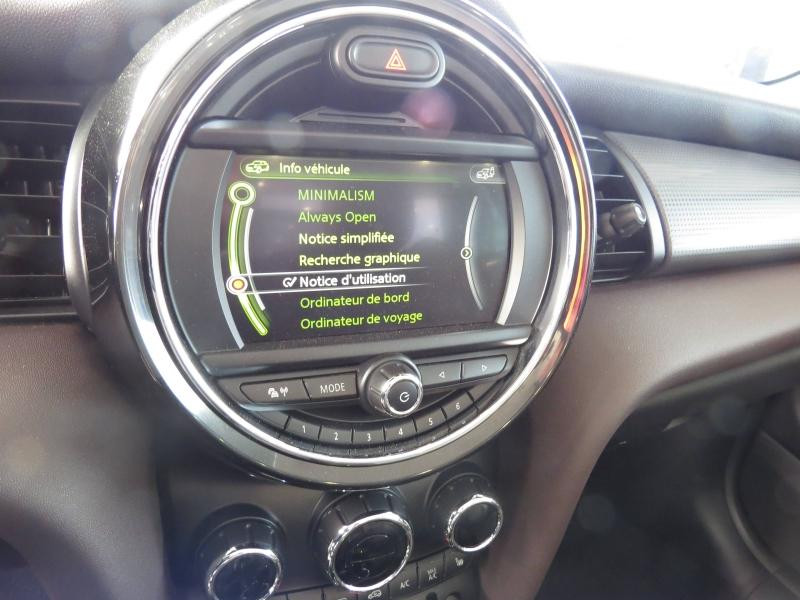 Used MINI Cabrio Cooper 136ch Red Hot Chili 2017 Deep Blue € 20170 in Troyes