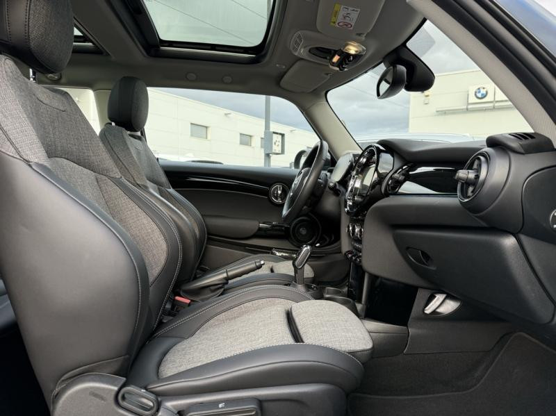 Occasion MINI Mini Cooper 136ch Edition Premium Plus BVA7 2022 Island Blue 26880 € à Troyes