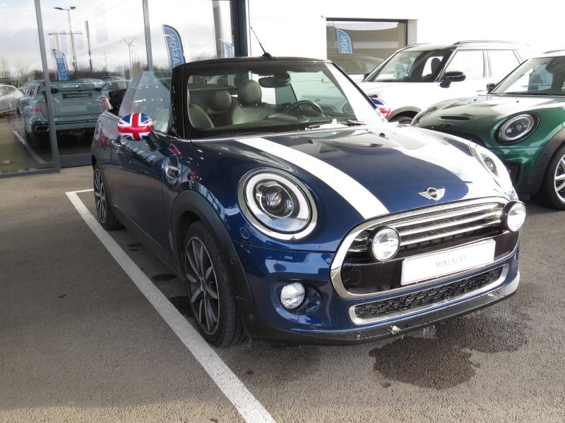 Used MINI Cabrio Cooper 136ch Red Hot Chili 2017 Deep Blue € 20170 in Troyes