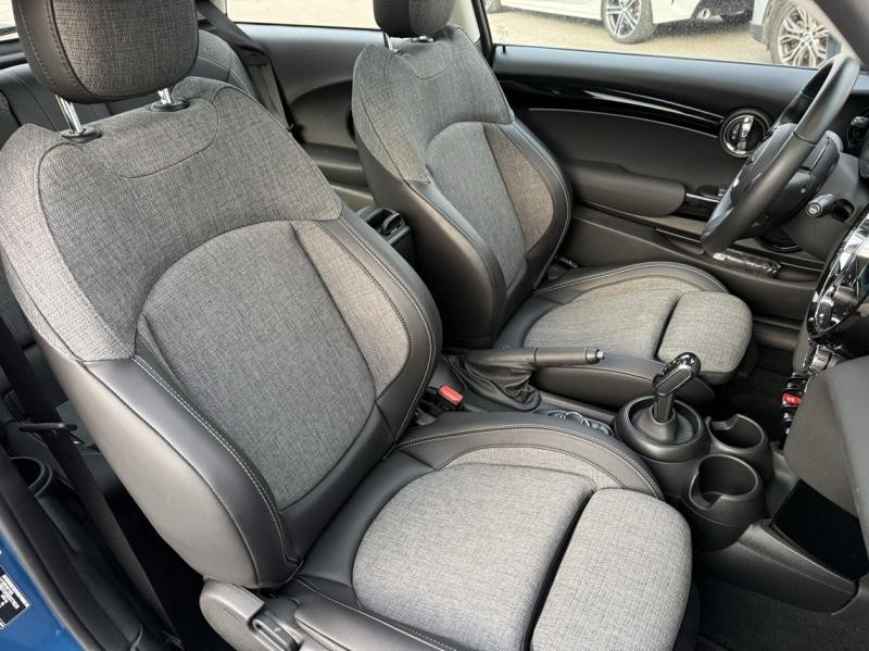 Occasion MINI Mini Cooper 136ch Edition Premium Plus BVA7 2022 Island Blue 26880 € à Troyes