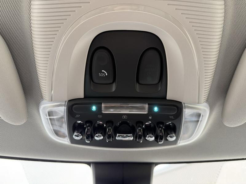 Occasion MINI Mini Cooper 136ch Edition Premium Plus BVA7 2022 Island Blue 26880 € à Troyes