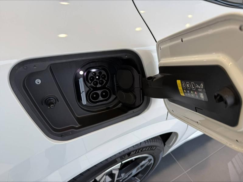 Used BMW X2 iX2 eDrive20 204ch 2025 Alpinweiss € 46980 in Troyes