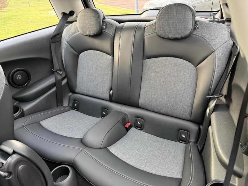 Occasion MINI Mini Cooper 136ch Edition Premium Plus BVA7 2022 Island Blue 26880 € à Troyes