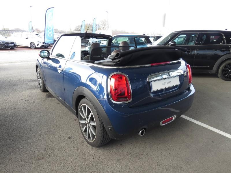 Used MINI Cabrio Cooper 136ch Red Hot Chili 2017 Deep Blue € 20170 in Troyes