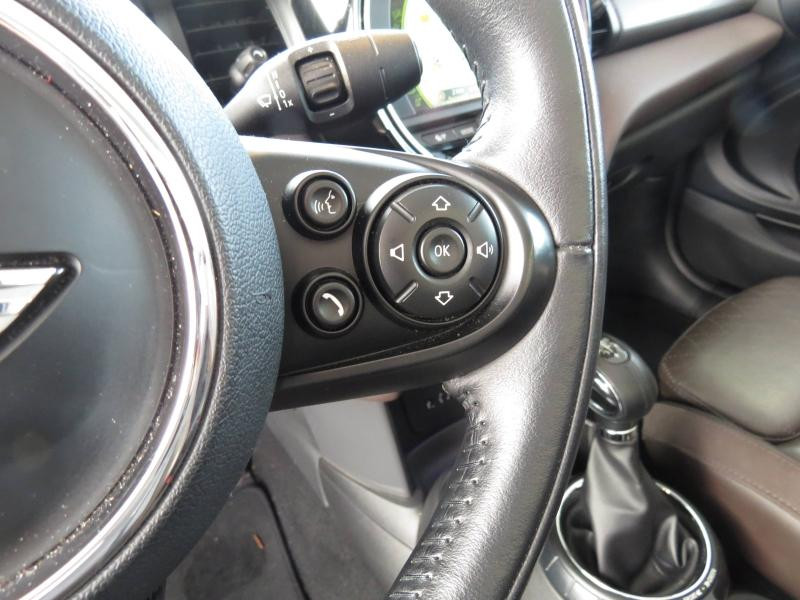 Used MINI Cabrio Cooper 136ch Red Hot Chili 2017 Deep Blue € 20170 in Troyes