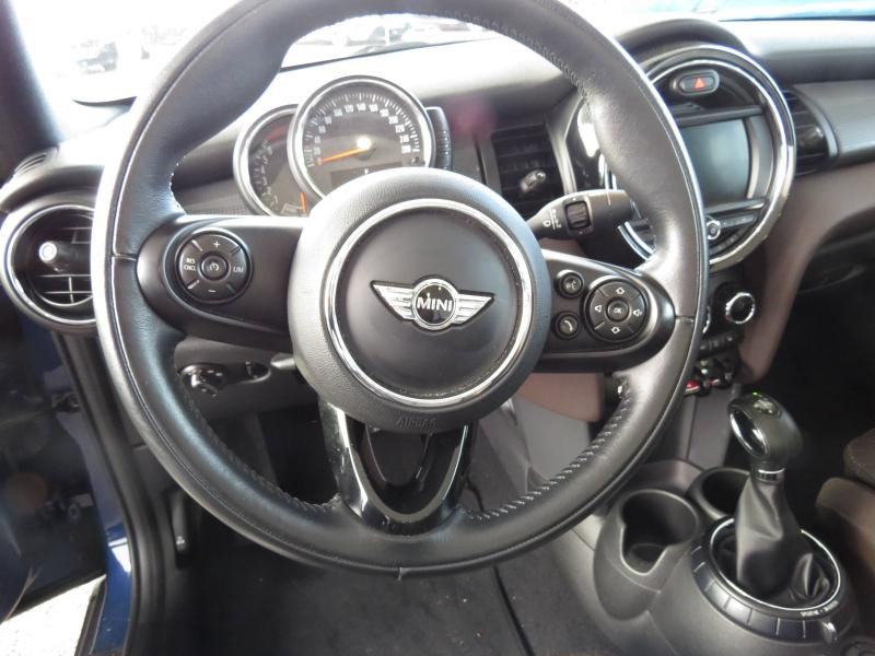 Used MINI Cabrio Cooper 136ch Red Hot Chili 2017 Deep Blue € 20170 in Troyes