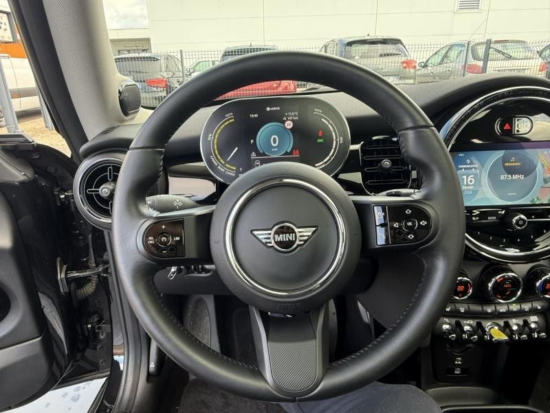 Occasion MINI Mini Cooper SE 184ch Edition Premium Plus BVA 5CV 2023 Midnight Black II 21300 € à Troyes