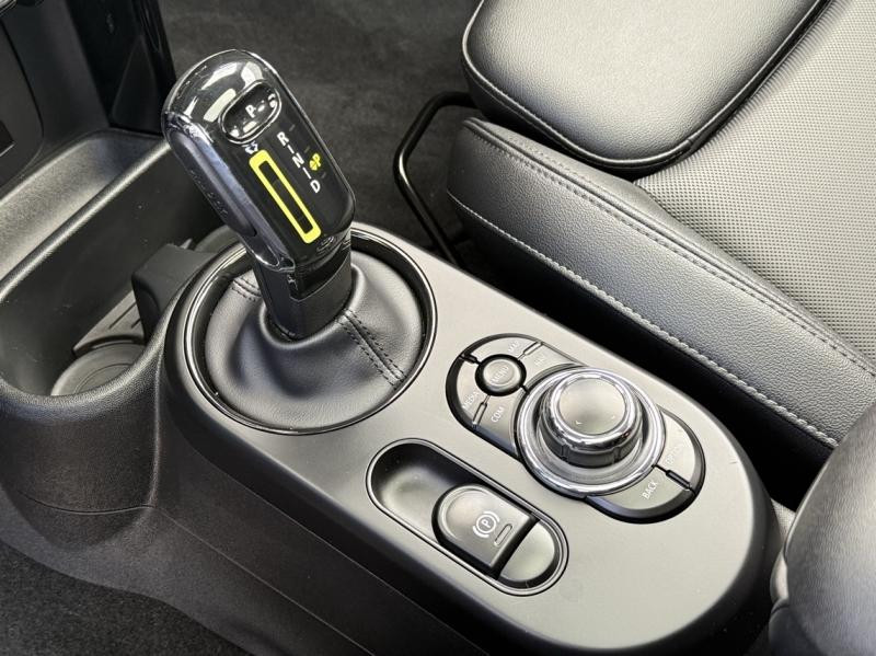 Occasion MINI Mini Cooper SE 184ch Edition Premium Plus BVA 5CV 2023 Midnight Black II 21300 € à Troyes