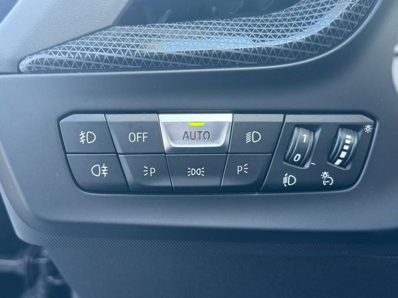 Occasion BMW Série 1 118i 136ch Edition Sport 2023 Saphirschwarz métallisé 27200 € à Troyes