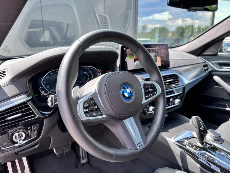 Occasion BMW Série 5 Touring 530eA xDrive 292ch M Sport Steptronic 10cv 2024 Skyscraper Grau 76145 € à Chalon-sur-Saône