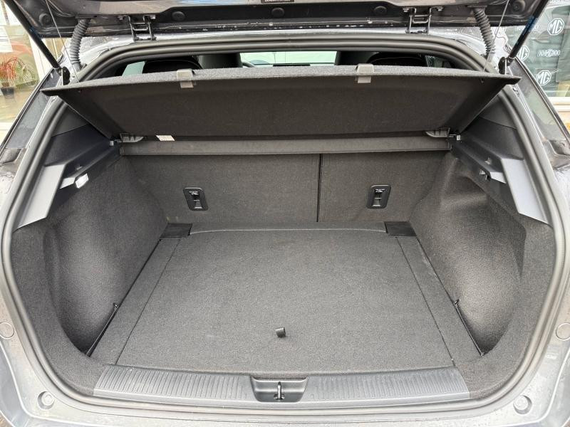 Occasion MG MOTOR MG4 EV 435ch - 64kWh Xpower 4WD MY23 garantie 11-2030 2023 Andes Grey métallisé + Toit noir 26290 € à Forbach