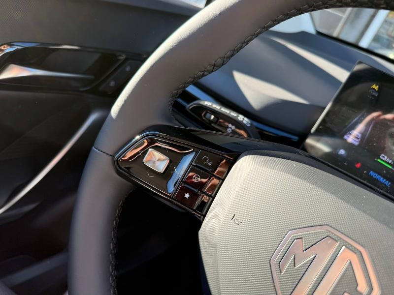 Occasion MG MOTOR MG4 EV 204ch - 64kWh Luxury MY24 2025 Gris 28490 € à Forbach