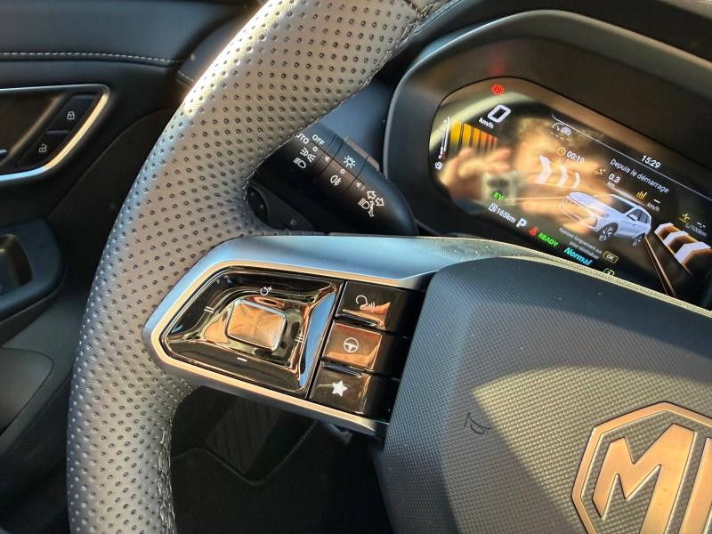 Occasion MG MOTOR ZS Hybrid+ 197ch Luxury 2025 Como Blue métallisée 25490 € à Forbach