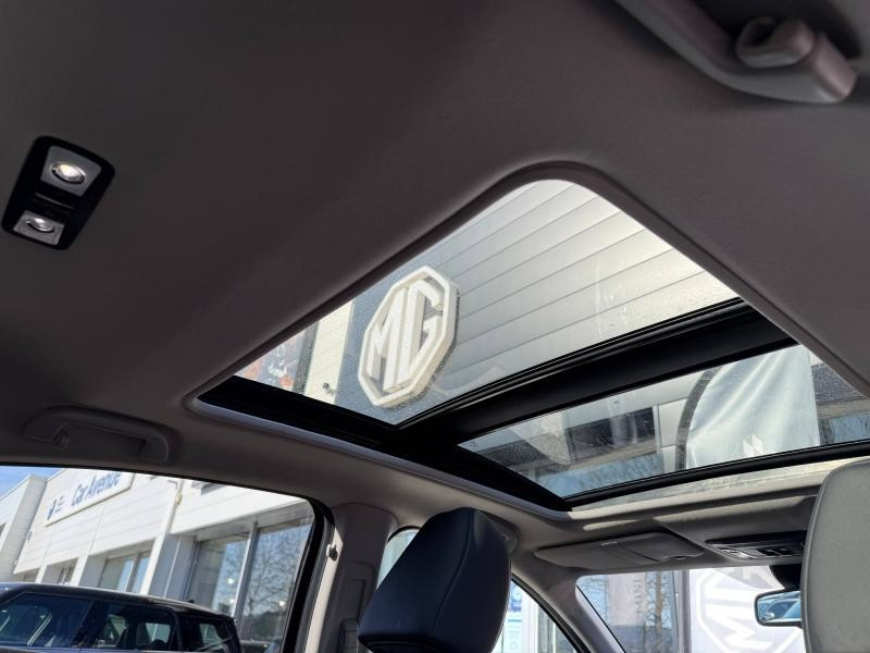 Occasion HONDA HR-V 1.5 i-VTEC 130ch Exclusive Navi CVT 2017 Rouge 15190 € à Forbach