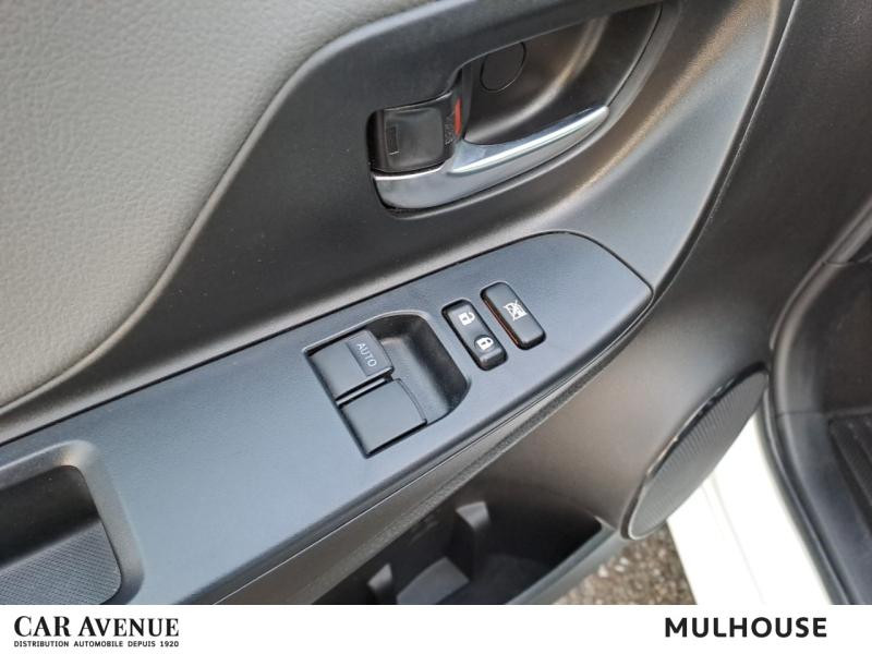 Used TOYOTA Yaris 110 VVT-i Design Y20 5p MY19 garantie 12 mois 2019 Blanc € 13490 in Mulhouse