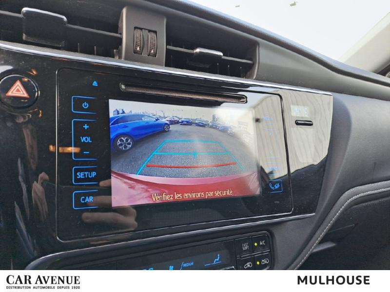 Occasion TOYOTA Auris HSD 136h Collection garantie 12 mois 2018 Rouge Allure bi-ton Toit Noir 15990 € à Mulhouse
