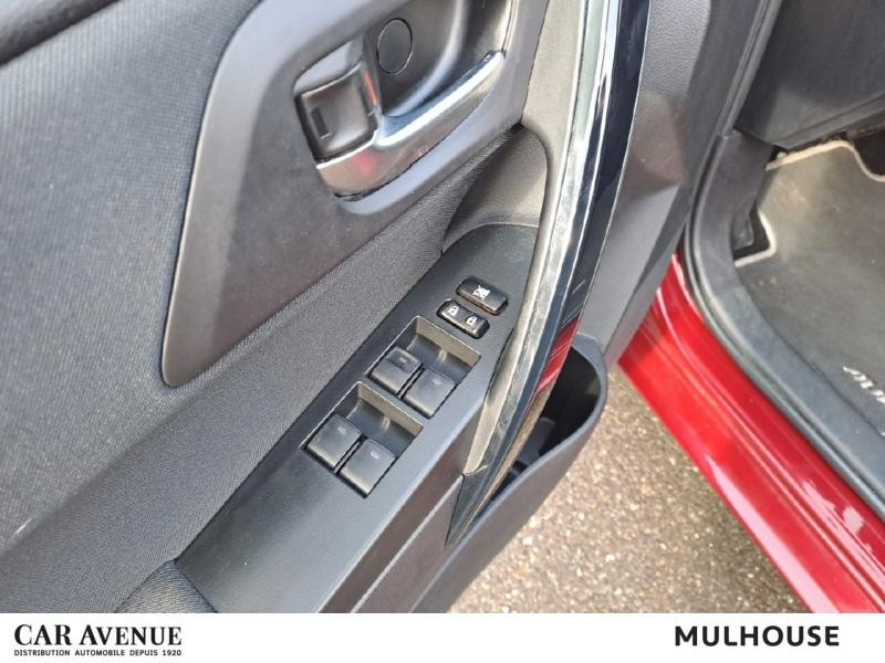 Occasion TOYOTA Auris HSD 136h Collection garantie 12 mois 2018 Rouge Allure bi-ton Toit Noir 15990 € à Mulhouse