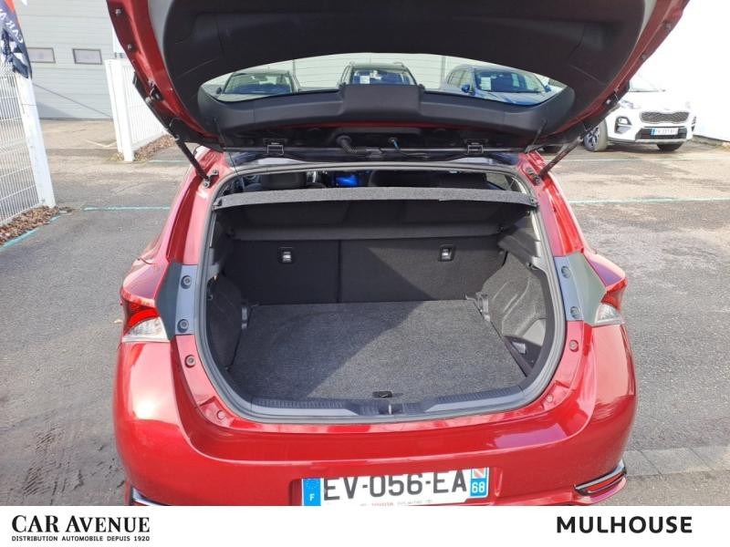 Occasion TOYOTA Auris HSD 136h Collection garantie 12 mois 2018 Rouge Allure bi-ton Toit Noir 15990 € à Mulhouse