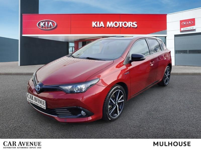 Occasion TOYOTA Auris HSD 136h Collection garantie 12 mois 2018 Rouge Allure bi-ton Toit Noir 15990 € à Mulhouse