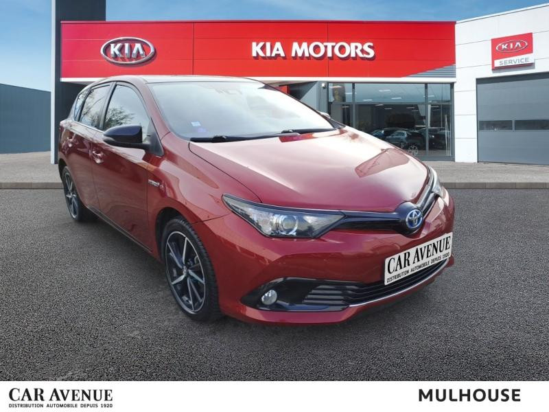 Occasion TOYOTA Auris HSD 136h Collection garantie 12 mois 2018 Rouge Allure bi-ton Toit Noir 15990 € à Mulhouse