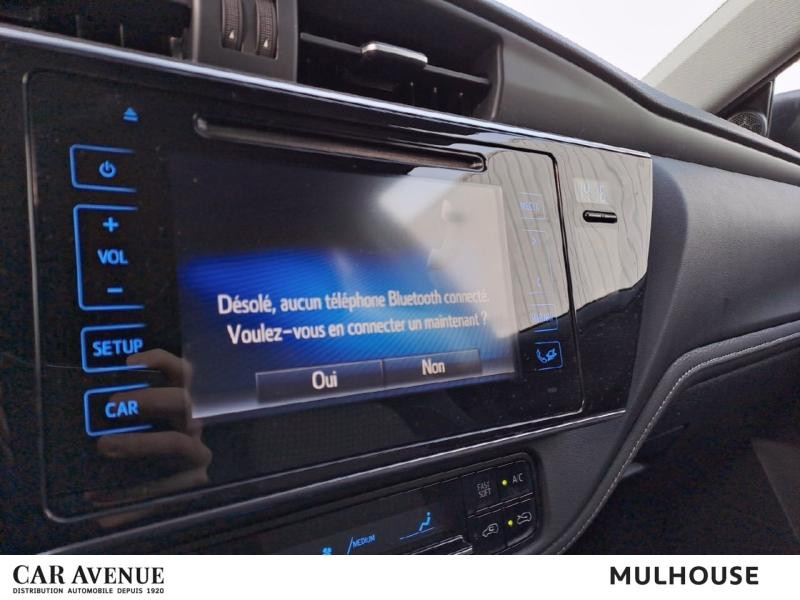 Occasion TOYOTA Auris HSD 136h Collection garantie 12 mois 2018 Rouge Allure bi-ton Toit Noir 15990 € à Mulhouse