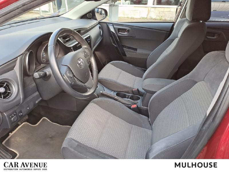 Occasion TOYOTA Auris HSD 136h Collection garantie 12 mois 2018 Rouge Allure bi-ton Toit Noir 15990 € à Mulhouse