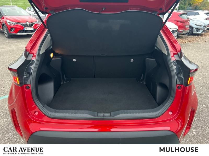 Occasion TOYOTA Yaris Cross 116h Design MY22  GARANTIE 12 MOIS 2022 Rouge Intense (M) 20490 € à Mulhouse