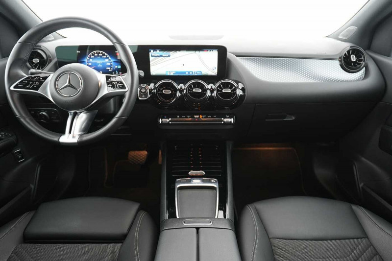 Occasion MERCEDES-BENZ Classe B B 180 d 2023 Gris 26890 € à Arlon