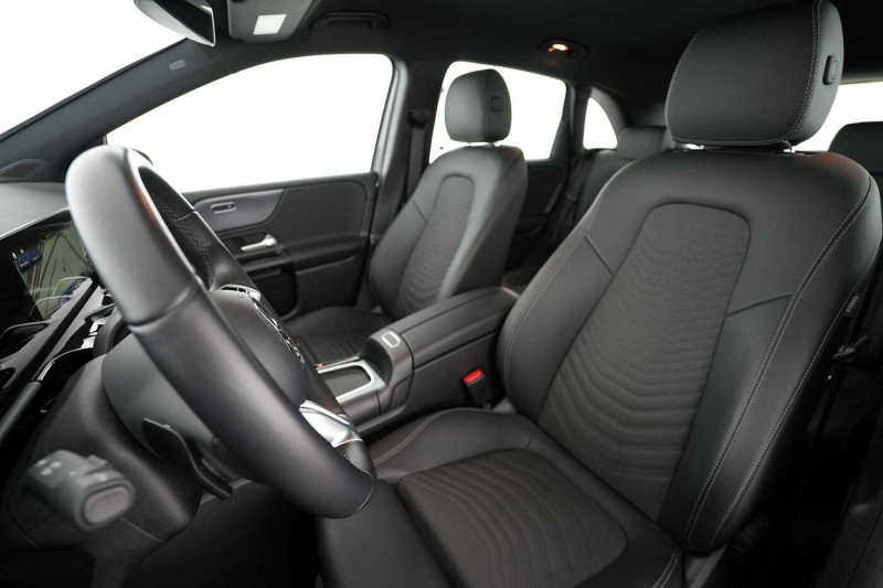 Occasion MERCEDES-BENZ Classe B B 180 d 2023 Gris 26890 € à Arlon