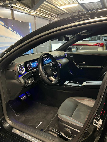 Occasion MERCEDES-BENZ CLA CLA 200 d Shooting Brake AMG Line 2023 Noir 36890 € à Arlon
