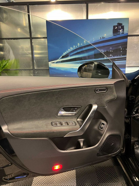 Occasion MERCEDES-BENZ CLA CLA 200 d Shooting Brake AMG Line 2023 Noir 36890 € à Arlon