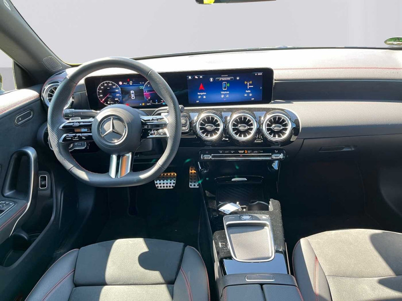 Used MERCEDES-BENZ CLA CLA 200 d Coupé AMG Line 2024 Bleu € 38890 in Arlon