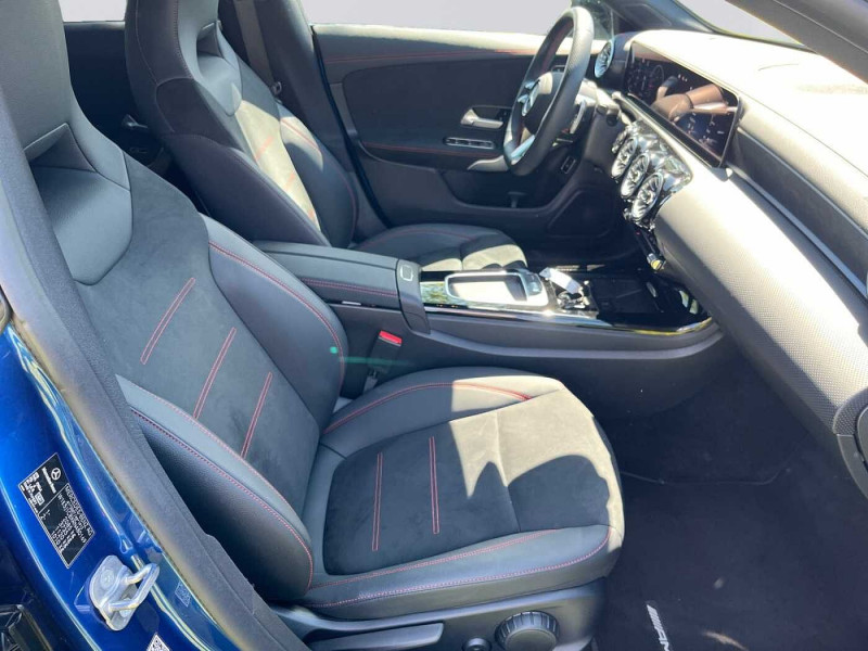 Used MERCEDES-BENZ CLA CLA 200 d Coupé AMG Line 2024 Bleu € 38890 in Arlon