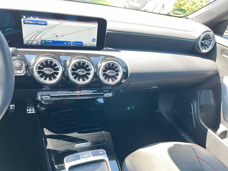 Used MERCEDES-BENZ CLA CLA 200 d Coupé AMG Line 2024 Bleu € 38890 in Arlon