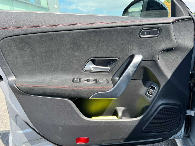 Occasion MERCEDES-BENZ CLA 200 Shooting Brake CLA 200 Shooting Brake AMG Line 2024 Argent 38890 € à Arlon