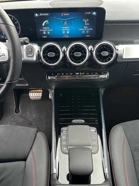 Used MERCEDES-BENZ GLB 180 GLB 180 AMG Line 7 places 2023 Gris € 45890 in Beyne-Heusay