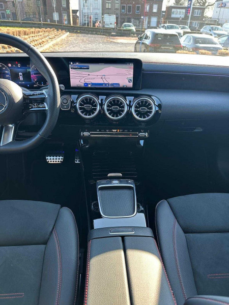 Occasion MERCEDES-BENZ CLA CLA 200 d Shooting Brake AMG Line 2023 Noir 38890 € à Beyne-Heusay