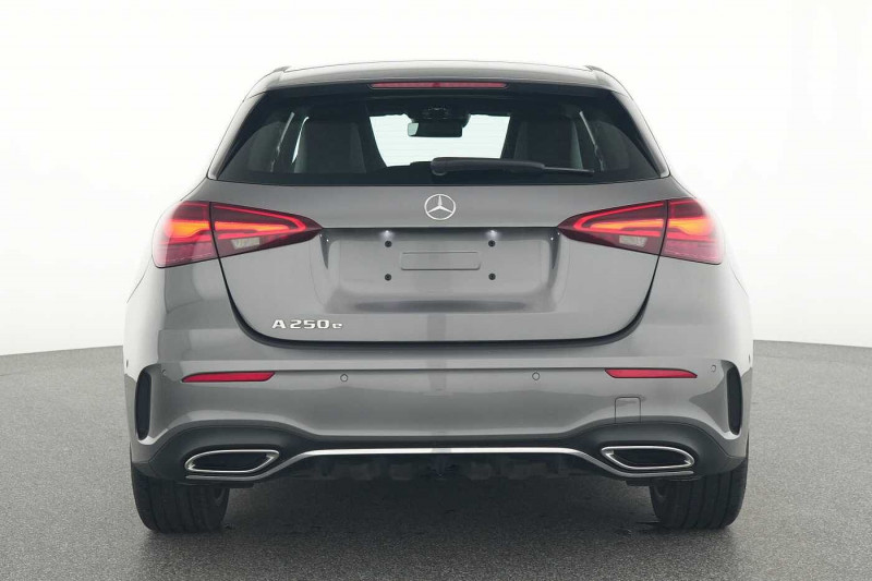 Occasion MERCEDES-BENZ A 250 A 250 e AMG Line 2023 Gris 33890 € à Beyne-Heusay