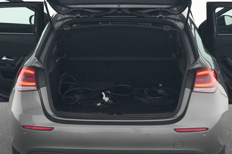 Occasion MERCEDES-BENZ A 250 A 250 e 2022 Gris 26890 € à Beyne-Heusay