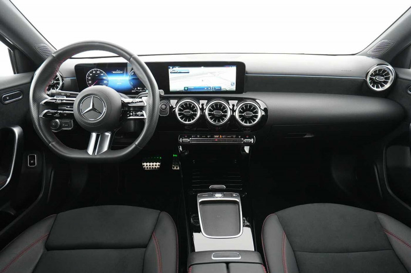 Occasion MERCEDES-BENZ A 250 A 250 e AMG Line 2023 Gris 33890 € à Beyne-Heusay