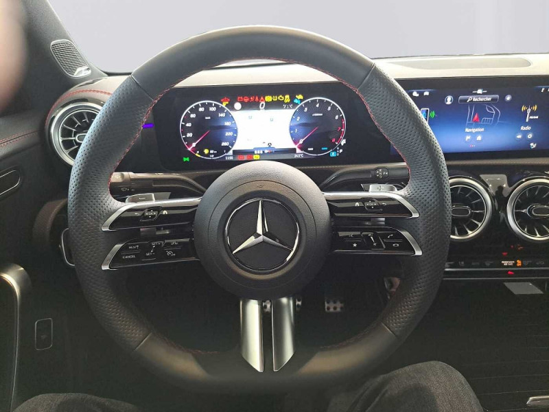 Used MERCEDES-BENZ CLA CLA 200 Coupé AMG Line 2024 Noir € 39890 in Beyne-Heusay