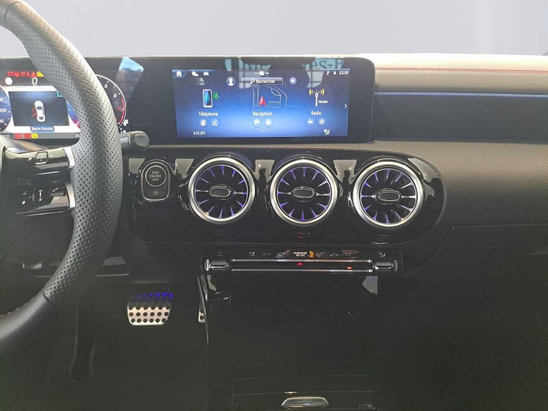 Used MERCEDES-BENZ CLA CLA 200 Coupé AMG Line 2024 Noir € 39890 in Beyne-Heusay