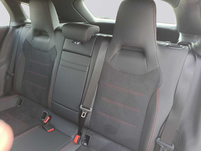 Used MERCEDES-BENZ CLA CLA 200 d Shooting Brake AMG Line 2024 Blanc € 36890 in Beyne-Heusay