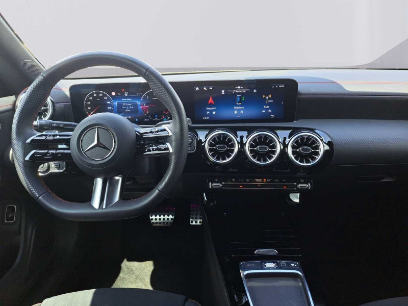 Used MERCEDES-BENZ CLA CLA 200 d Shooting Brake AMG Line 2024 Blanc € 36890 in Beyne-Heusay