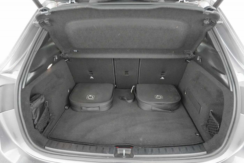 Occasion MERCEDES-BENZ GLA 250 GLA 250 e AMG Line 2023 Gris 40890 € à Beyne-Heusay