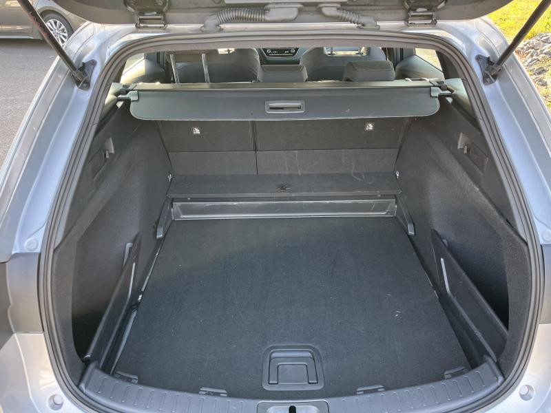 Occasion TOYOTA Corolla 1.8 Dynamic Business + Pack Navi 2023 GREY 24290 € à Diekirch