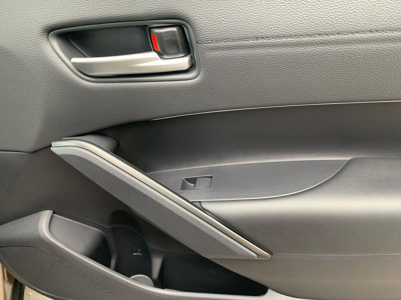 Used TOYOTA Corolla Cross 1800 STYLE + Sun Pack  BROWN € 41830 in Diekirch